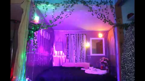 Snapshot of juicyjayxxx69 chatting on February 17, 3:36 am juicyjayxxx69 online show from February 17, 3:36 am