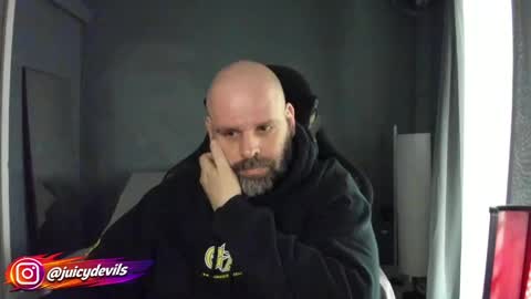 Snapshot of juicylounge chatting on April 16, 11:22 am JuicyLounge online show from April 16, 11:22 am