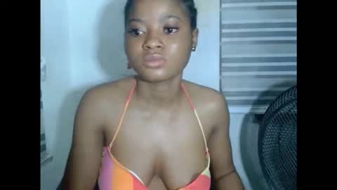 juicynpinkx online show from March 15, 5:24 am