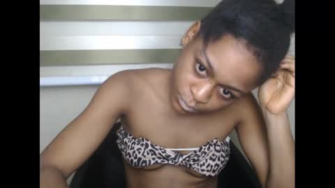 Snapshot of juicynwetx chatting on March 8, 10:34 pm juicynwetx online show from March 8, 10:34 pm