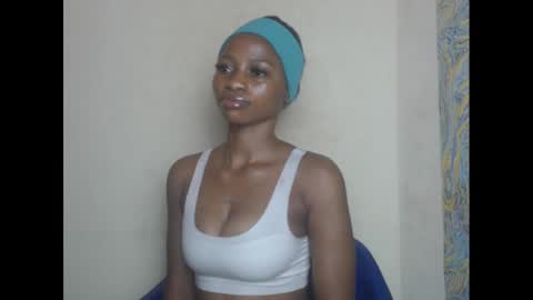 juicypiexx online show from February 14, 8:05 pm