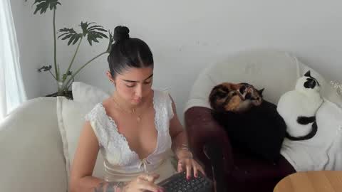 Andry but call me yulieth online show from January 12, 5:07 pm