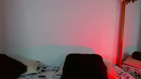 Jules and Gia online show from December 30, 11:37 am