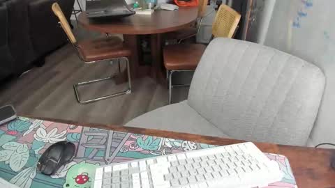 Snapshot of julesmedstudent chatting on February 26, 9:58 pm Jules online show from February 26, 9:58 pm