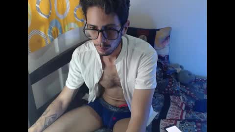Julfigo online show from May 4, 5:53 pm
