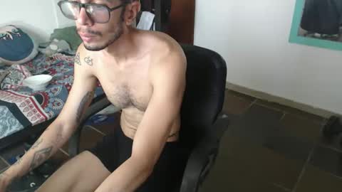 Julfigo online show from May 10, 2:55 pm