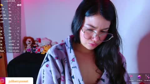 Juliana online show from March 24, 4:17 am