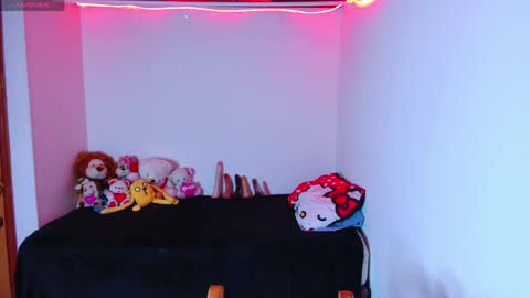 Juliana online show from April 12, 9:42 pm