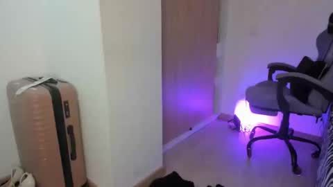 juli_santos_22 online show from February 24, 7:30 pm