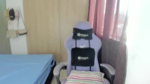 Snapshot of juli_santos_22 chatting on May 3, 4:13 pm juli_santos_22 online show from May 3, 4:13 pm