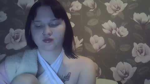 Snapshot of julia1605 chatting on February 22, 7:01 pm julia1605 online show from February 22, 7:01 pm