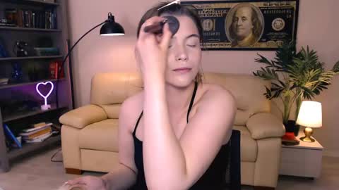 julia485262 online show from June 17, 1:23 pm