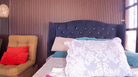 Julia online show from October 27, 9:30 pm