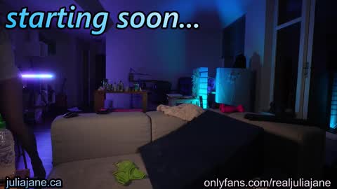 Julia Jane online show from February 6, 2:49 am