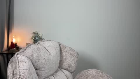 Snapshot of julia_rle chatting on December 23, 6:16 pm Julia R Le online show from December 23, 6:16 pm