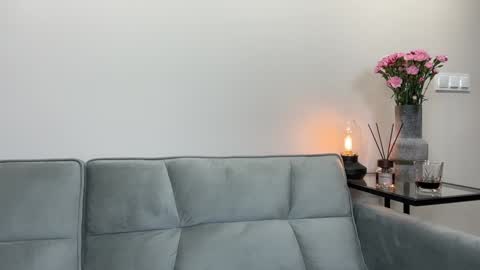 Snapshot of julia_rle chatting on January 16, 1:37 am Julia R Le online show from January 16, 1:37 am