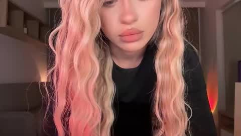 Snapshot of julia_rle chatting on October 15, 9:04 pm Julia R Le online show from October 15, 9:04 pm