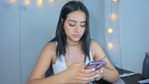 Snapshot of julia_strauns chatting on December 5, 6:10 am julia_strauns online show from December 5, 6:10 am