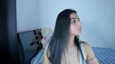 julia_strauns online show from January 9, 6:31 pm