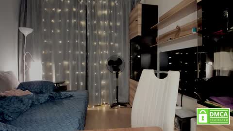 julia_t_mog online show from October 23, 10:30 pm