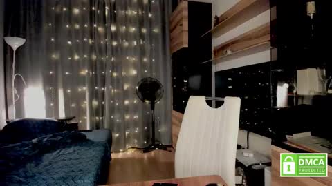 julia_t_mog online show from March 9, 10:25 pm