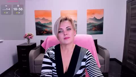 Julia online show from November 4, 3:22 pm