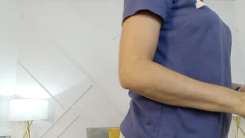 juliabadlee online show from May 25, 12:16 am