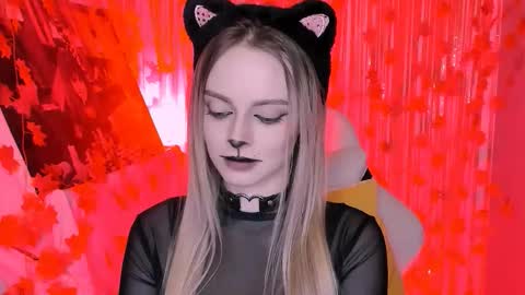 Julia online show from October 31, 2:07 pm