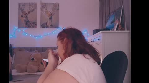 julialiones online show from February 23, 7:17 pm