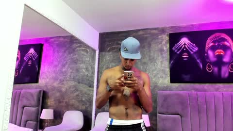 Snapshot of julian_billy chatting on December 28, 1:38 pm julian billy online show from December 28, 1:38 pm