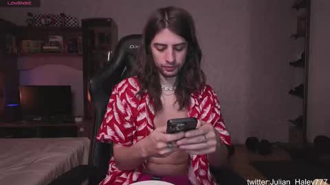 julian_cassablanca online show from March 16, 3:45 am