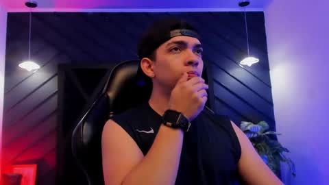 JULIAN  online show from January 17, 11:15 am