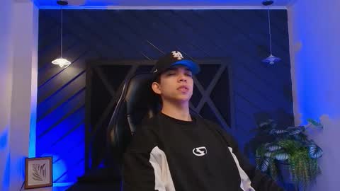 JULIAN  online show from March 4, 11:16 am