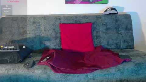 Snapshot of julian_tattoo chatting on January 9, 9:01 am Julian independent model online show from January 9, 9:01 am