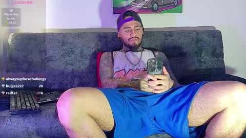 Snapshot of julian_tattoo chatting on February 9, 12:31 pm Julian independent model online show from February 9, 12:31 pm