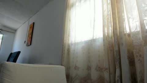 julian_wallace1 online show from May 15, 5:09 pm