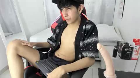 Julian online show from March 11, 7:31 pm