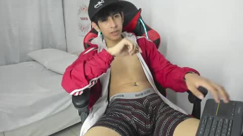 Julian online show from March 31, 7:36 pm