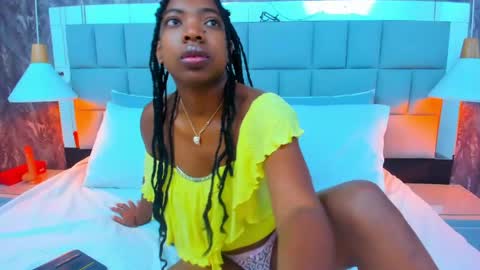 juliana_glam online show from May 20, 12:22 pm