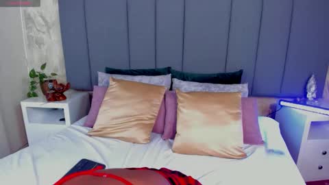 juli online show from November 22, 3:05 am