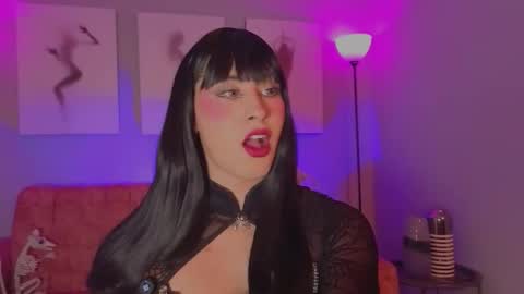 Juliana online show from October 27, 8:18 am