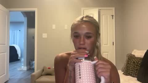 Julianna Peyton online show from July 13, 2:36 am