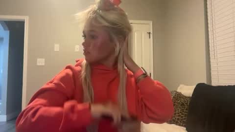 Julianna Peyton online show from July 17, 2:18 am