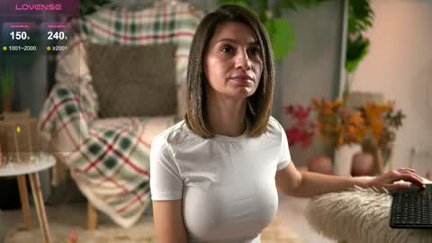 Snapshot of juliarichard chatting on January 15, 11:15 am Julie online show from January 15, 11:15 am