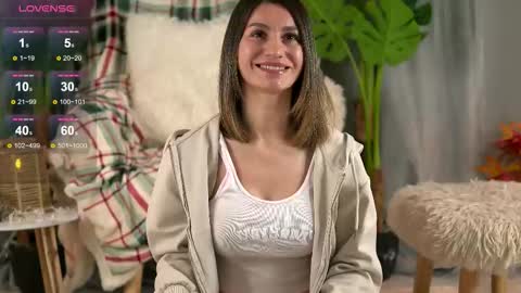 Snapshot of juliarichard chatting on February 18, 8:10 am Julie online show from February 18, 8:10 am