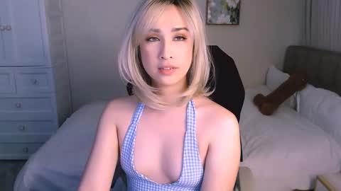 juliarichards online show from December 4, 1:15 am