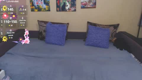 Jul online show from April 9, 3:06 pm