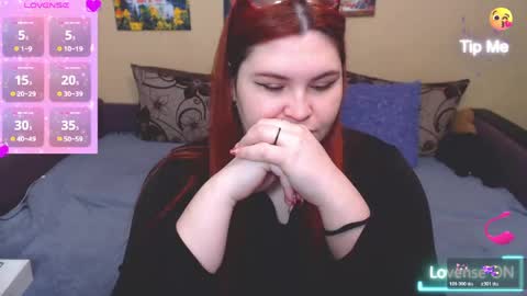 Snapshot of juliasane_ chatting on April 24, 6:10 pm Jul online show from April 24, 6:10 pm