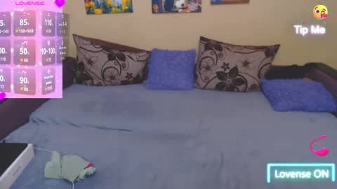 Snapshot of juliasane_ chatting on May 13, 4:15 pm Jul online show from May 13, 4:15 pm