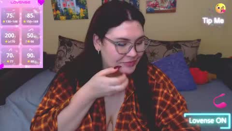 Snapshot of juliasane_ chatting on May 15, 4:03 pm Jul online show from May 15, 4:03 pm